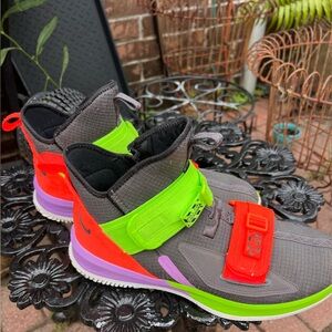 Nike LeBron Soldier XIII SFG Basketball Shoe Gray Multi-Color AR4225-002 Mens 12